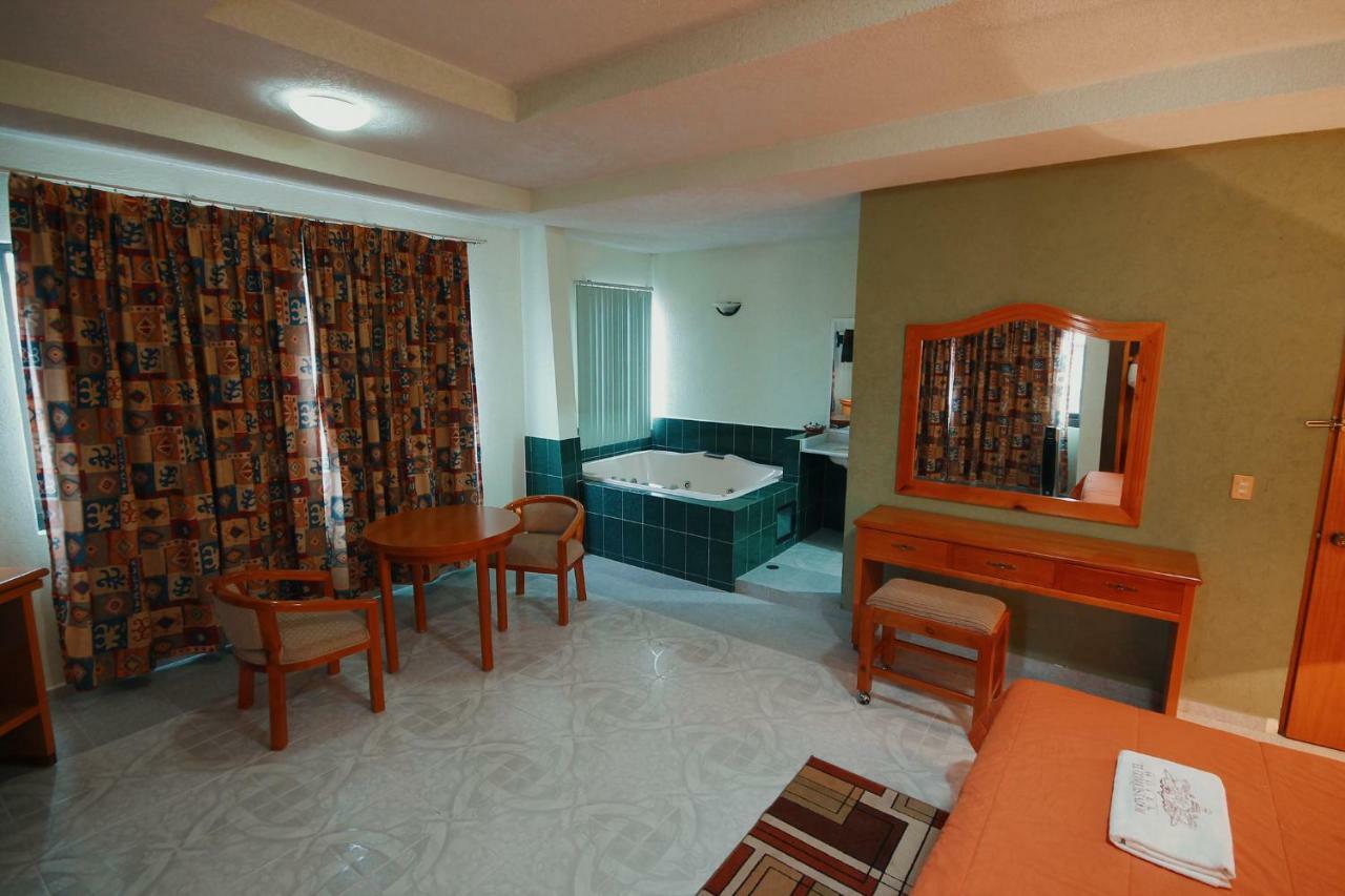 Hotel El Conquistador Monarca. Zitácuaro 외부 사진